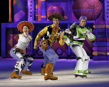 Disney On Ice Presents Mickey and Friends สุดยอดการแสดงบนลานน้ำแข็งระดับโลก