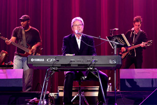 DON MOEN LIVE IN NBANGKOK