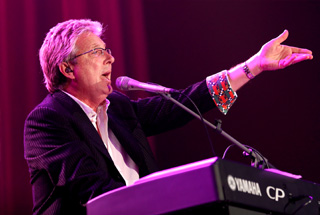 DON MOEN LIVE IN NBANGKOK