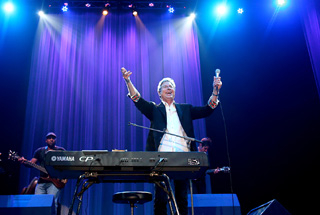 DON MOEN LIVE IN NBANGKOK